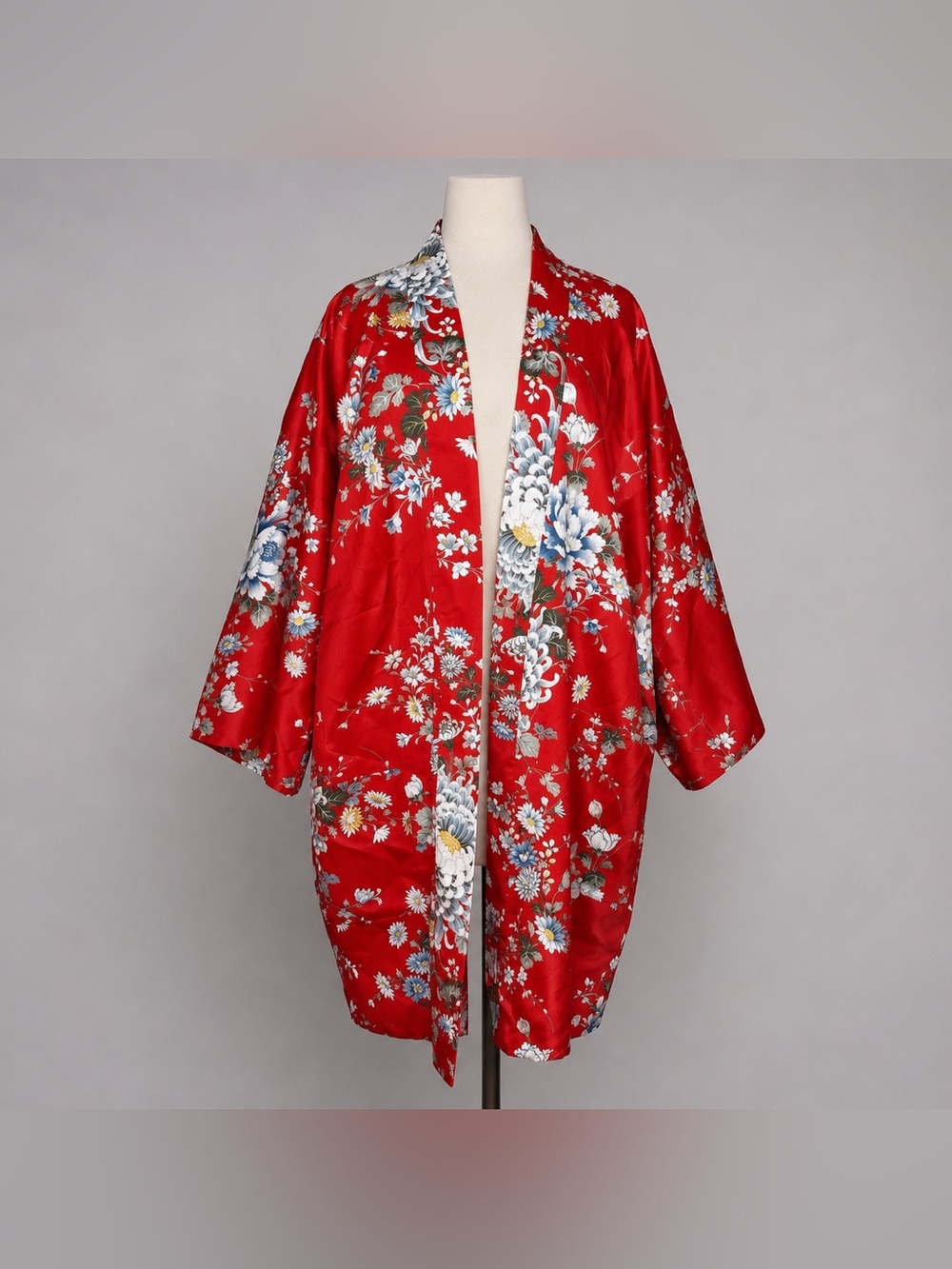 New Japanese Red Floral Kimono Robe – Made in Japan, Chrysanthemum Print